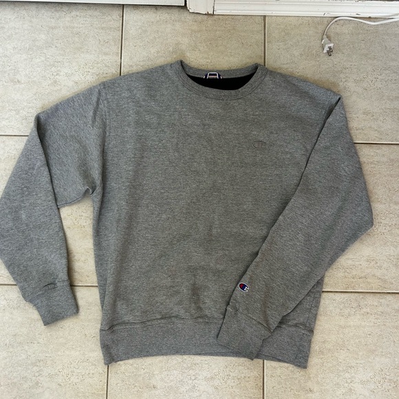Champion grey crew neck size medium!! - Picture 4 of 6